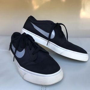Nike Skate Shoes Size 10 Women’s, Good Condition!